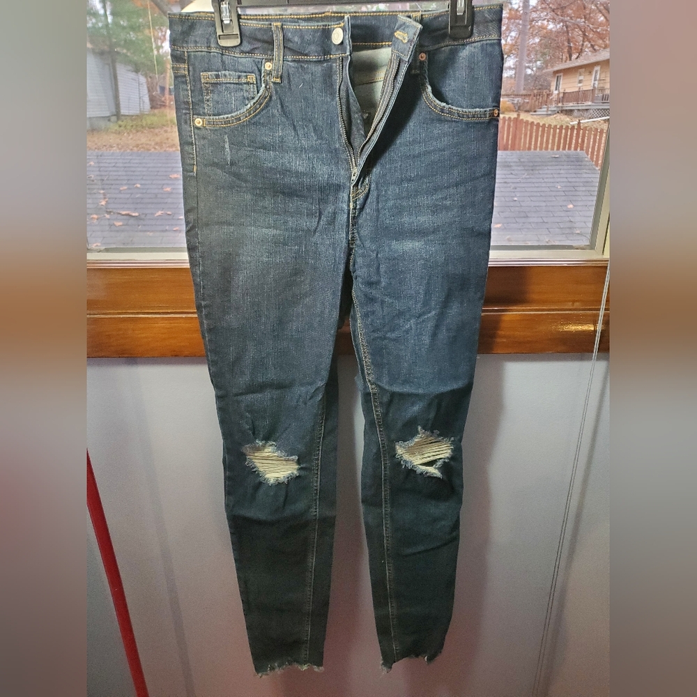 Wild Fable size 8 high rise distressed skinny jeans